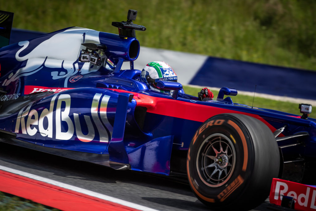 Pirelli to remain as F1 tire partner for four more years